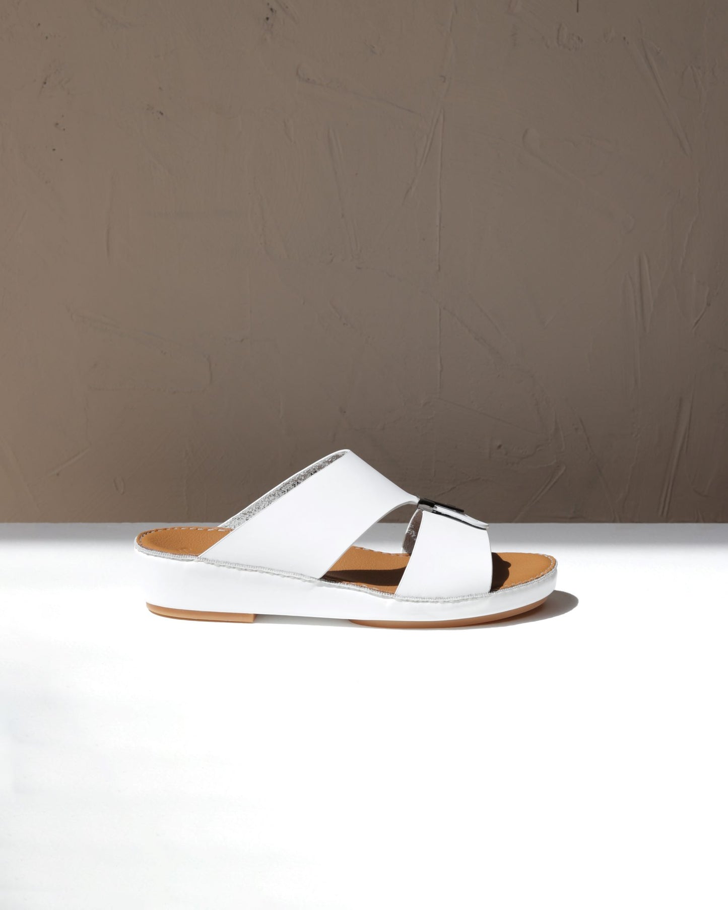 Madeo - White