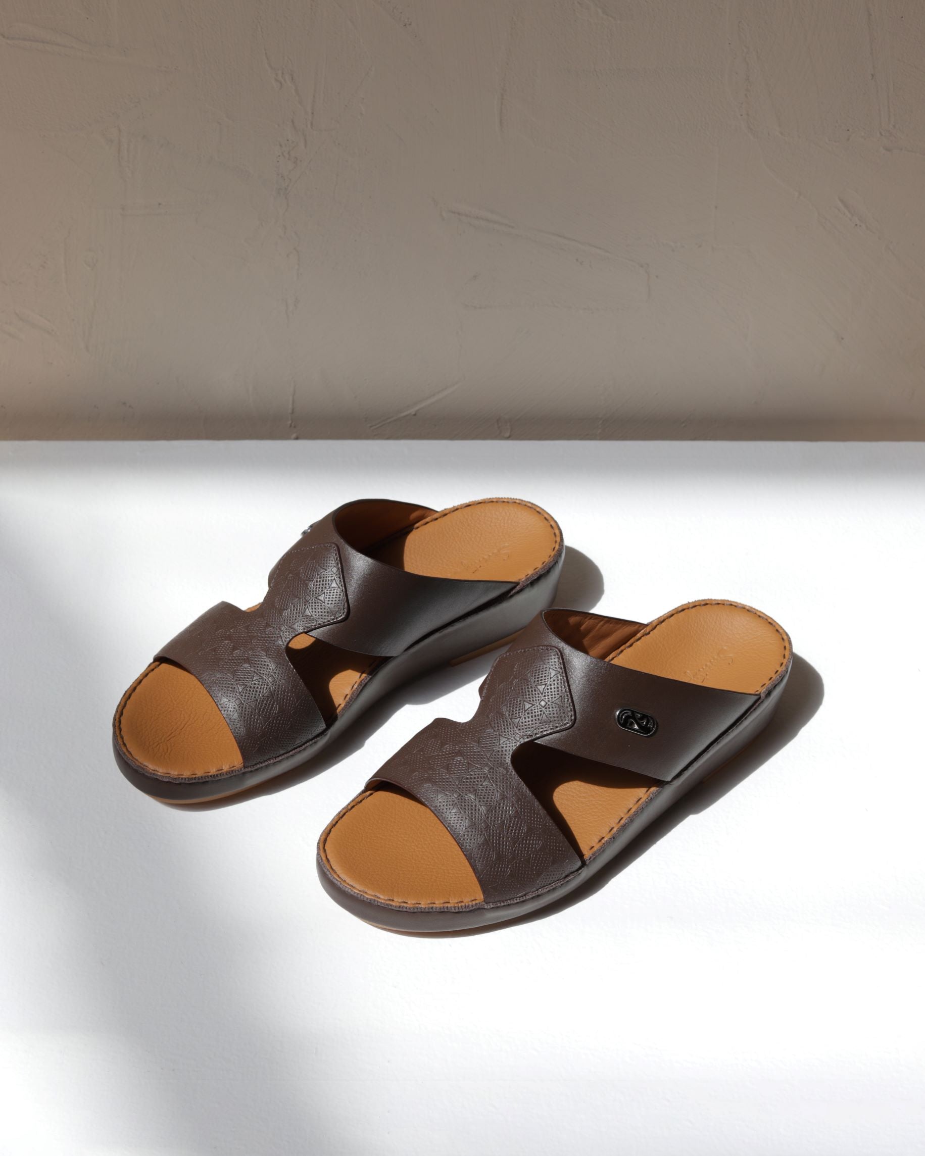 Pyramid - Date – Seventy Six